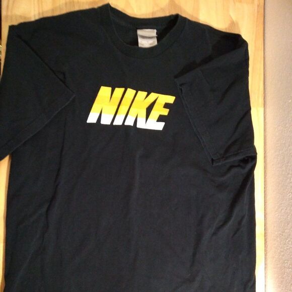 Vintage Nike Spell Out Logo T-Shirt - Picture 2 of 9